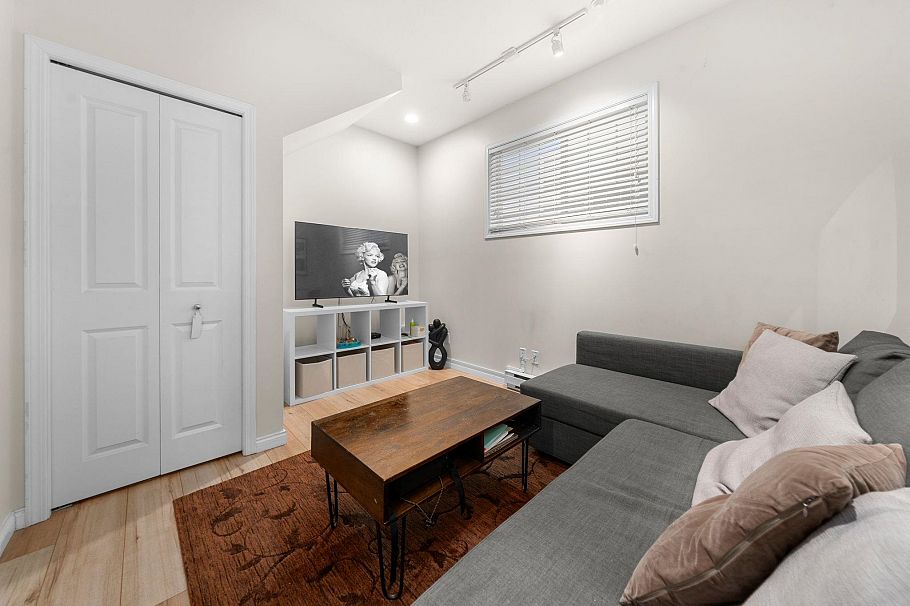 1263 W 16th Street North Vancouver, BC - 19