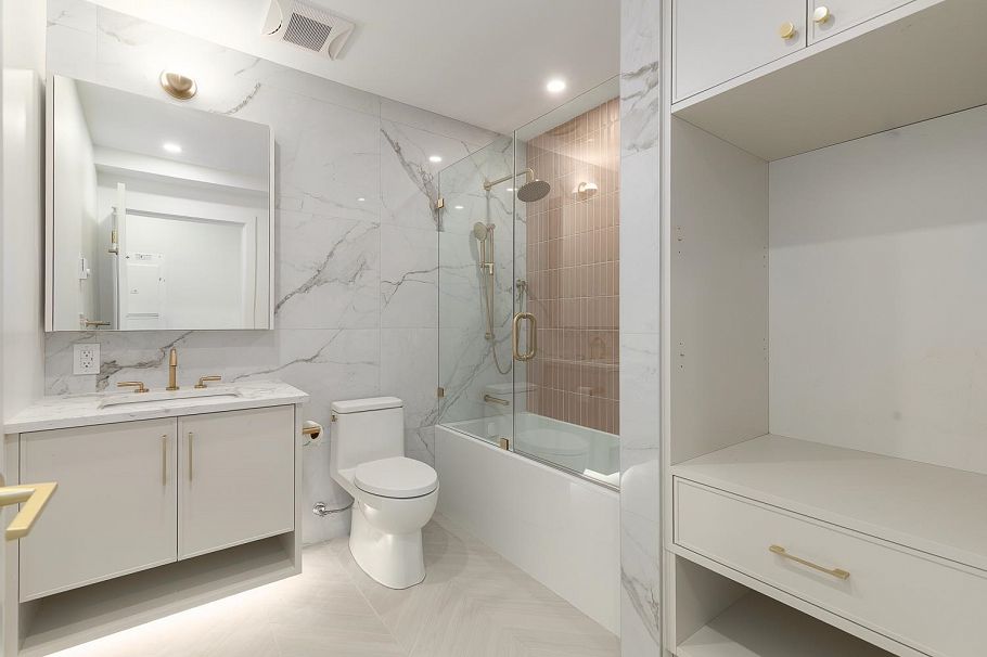 460 E 17th Avenue Vancouver, BC - 9