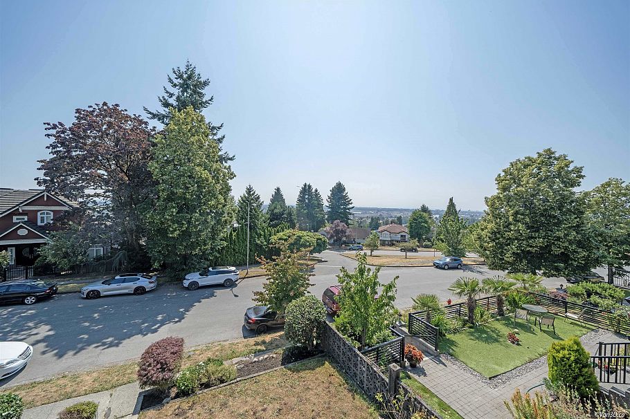 2131 Fraserview Drive Vancouver, BC - 33