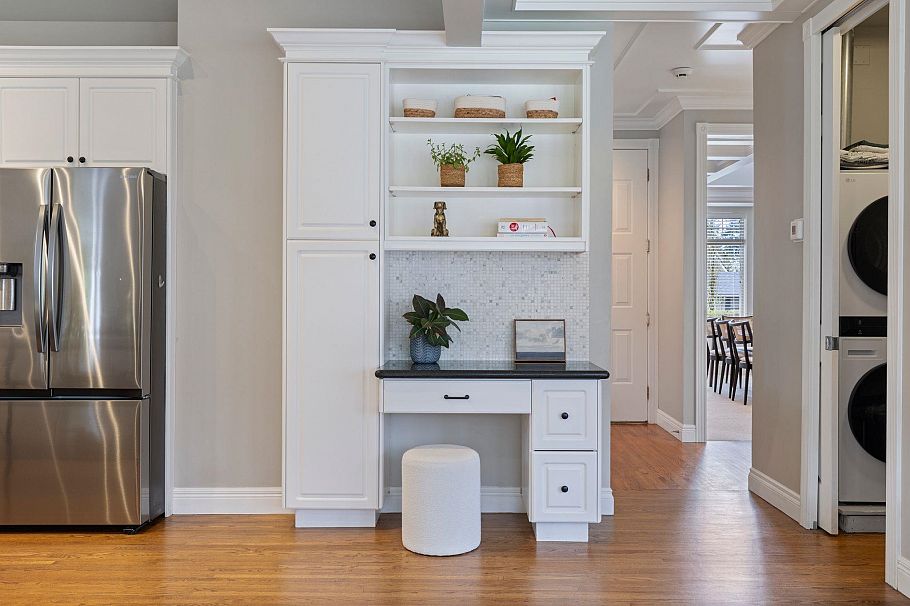 2752 Newmarket Drive North Vancouver, BC - 8