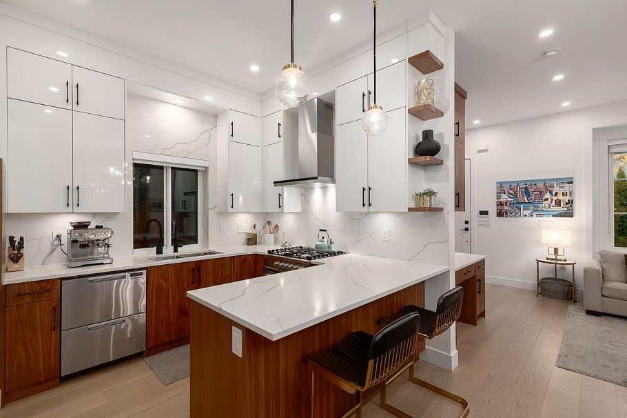 959 E 13th Avenue Vancouver, BC - 11