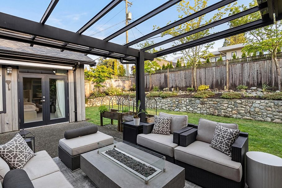 2752 Newmarket Drive North Vancouver, BC - 24