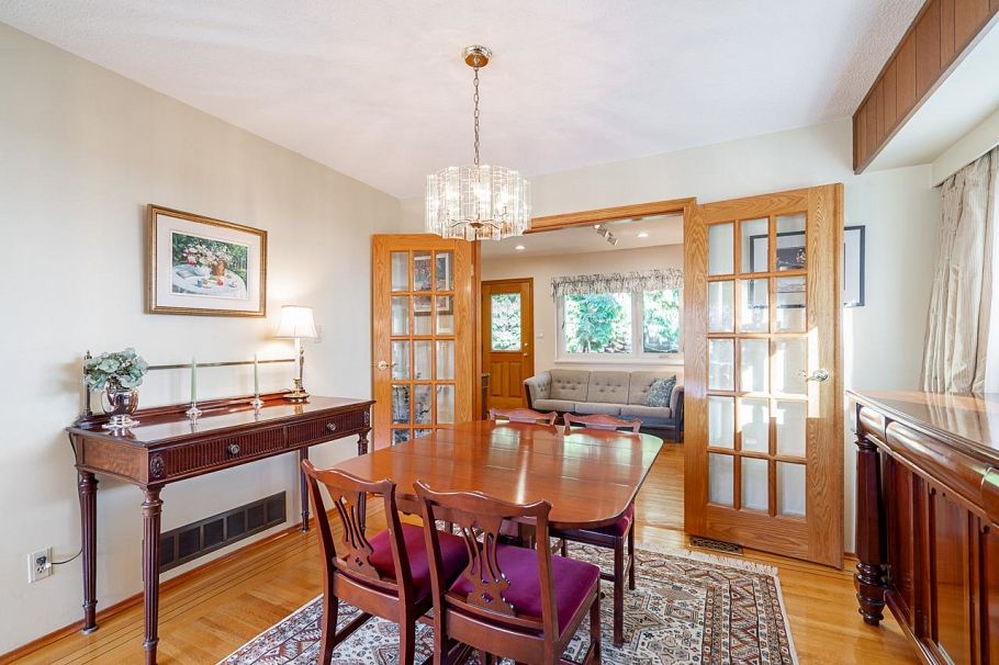 4651 Valley Road North Vancouver, BC - 11