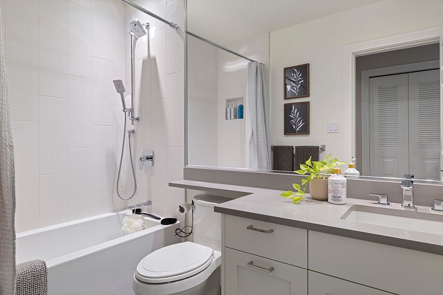 2752 Newmarket Drive North Vancouver, BC - 35