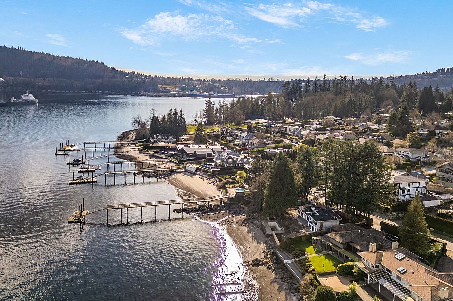 450 Beachview Drive North Vancouver, BC - 22