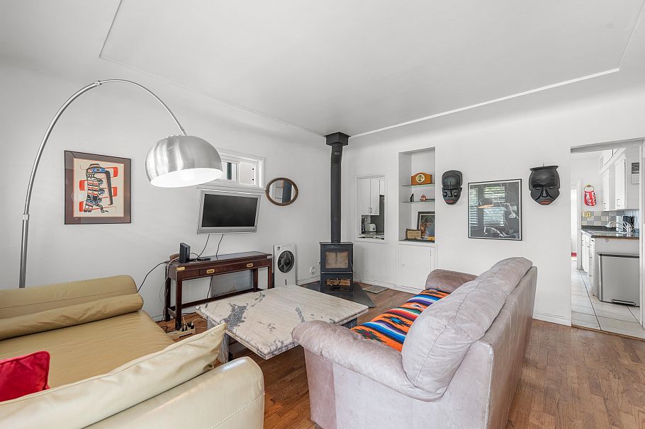 7429 Fraser Street Vancouver, BC - 1