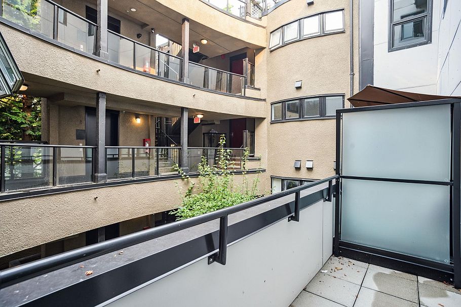 201 3669 West 11th Avenue Vancouver, BC - 23