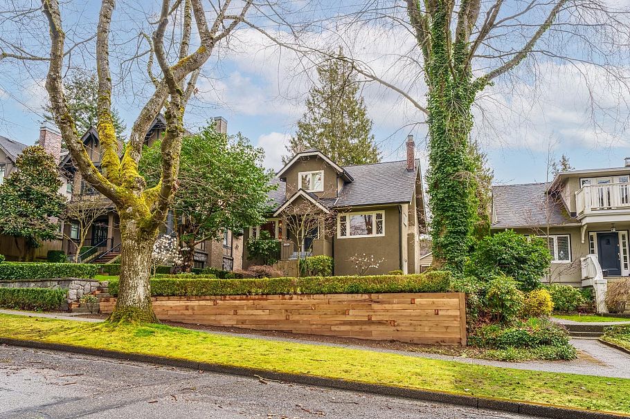 5790 Alma Street Vancouver, BC - 1