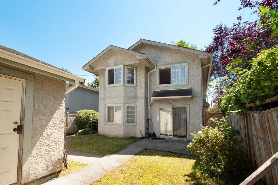 3494 Laurel Street Vancouver, BC - 1