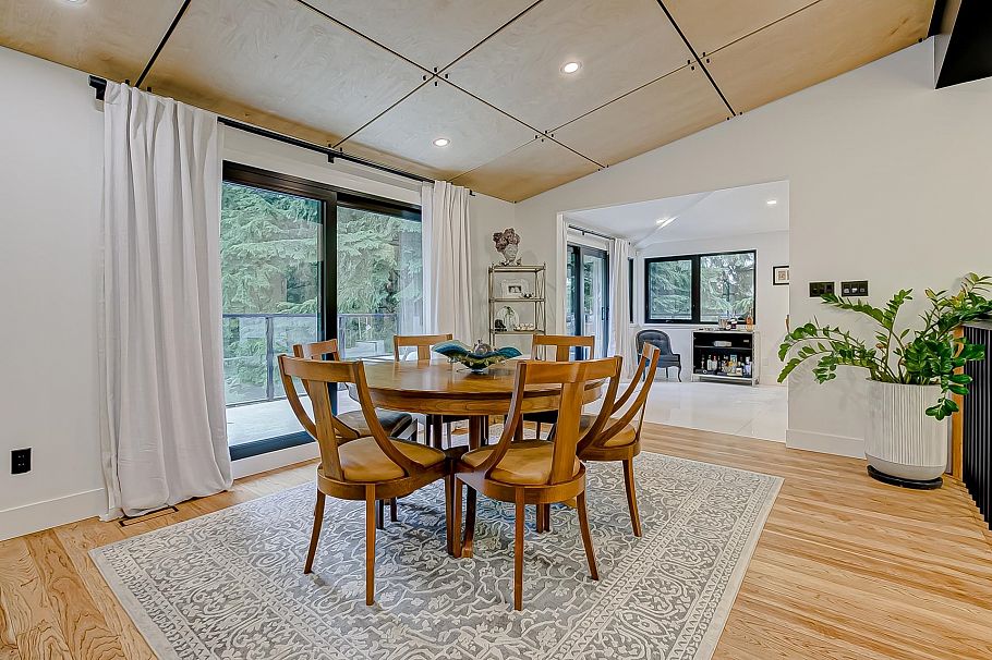 2836 Violet Street North Vancouver, BC - 19