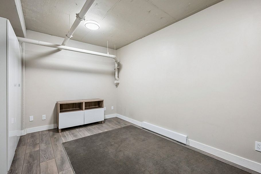 755 W 42 Avenue Vancouver, BC - 13