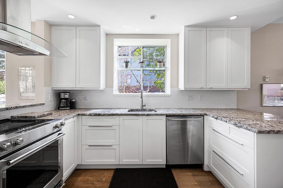 10 5880 Hampton Place Vancouver, BC - 12