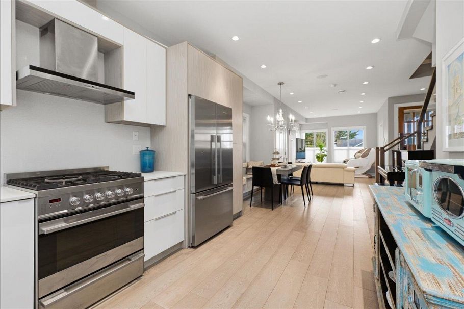 210 W 5th Street North Vancouver, BC - 14