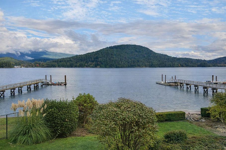 450 Beachview Drive North Vancouver, BC - 1