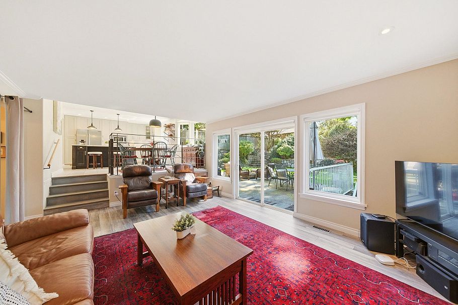 4575 Cliffmont Road North Vancouver, BC - 10