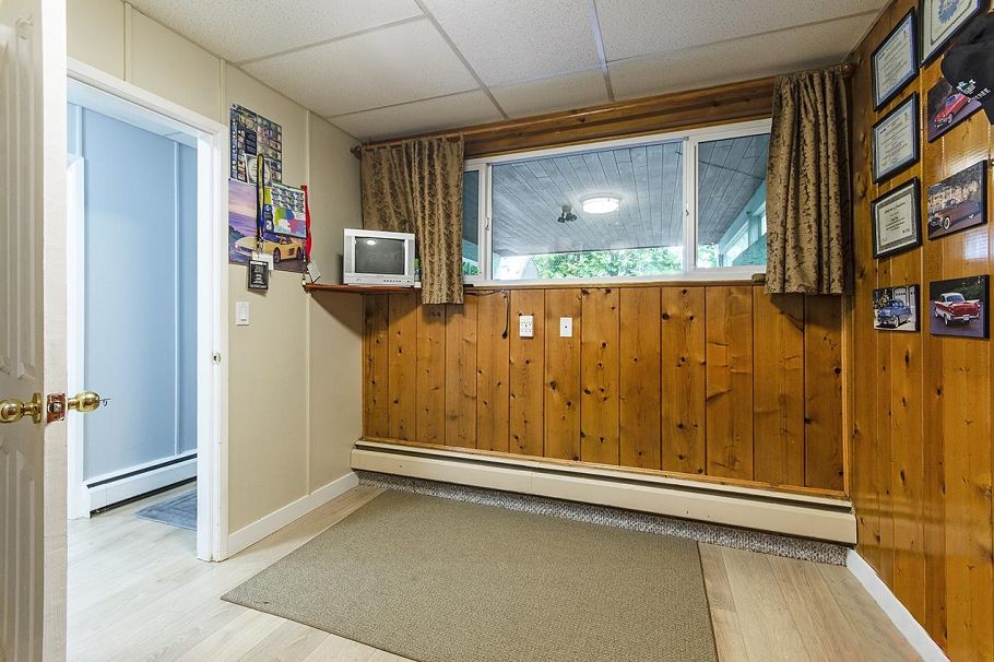 4540 Mountain Highway North Vancouver, BC - 7