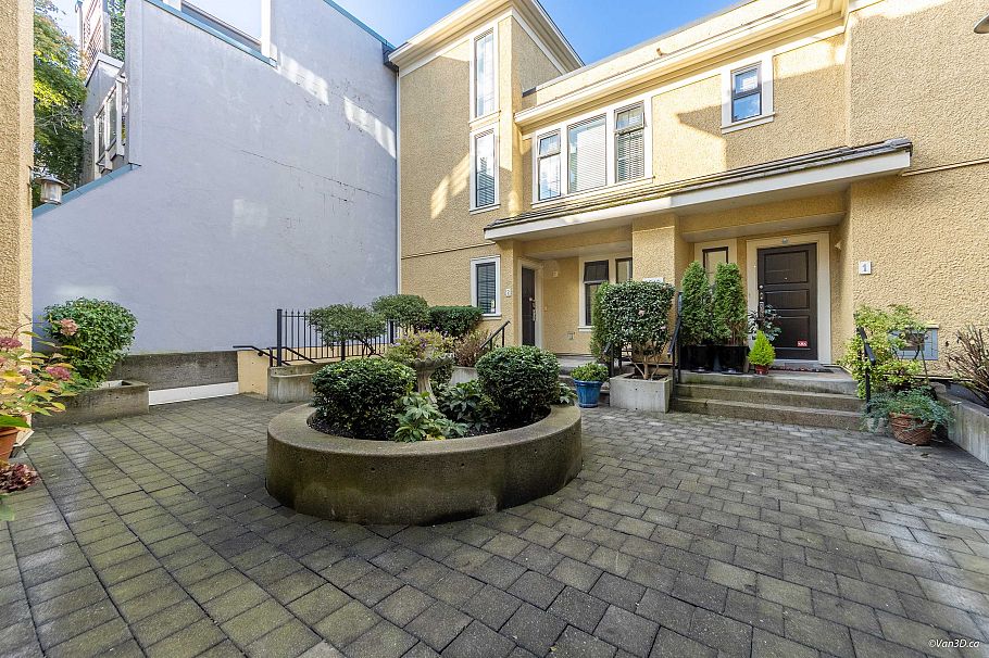 1017 W 8th Avenue Vancouver, BC - 29