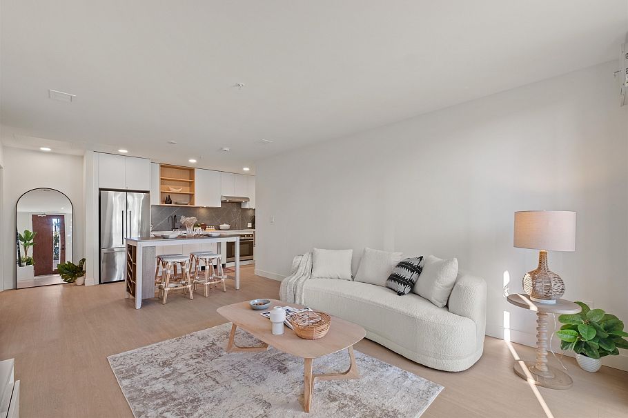 103 333 St. Davids Avenue North Vancouver, BC - 3