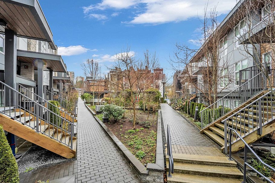 128 2060 Curling Road North Vancouver, BC - 24