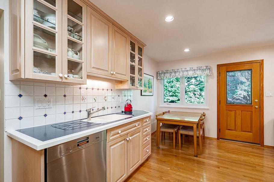 4651 Valley Road North Vancouver, BC - 18