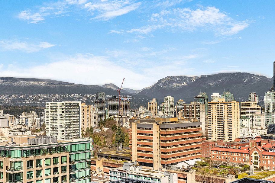 2702 1289 Hornby Street Vancouver, BC - 3