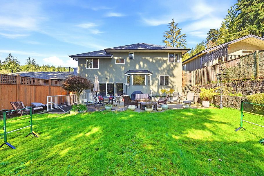 4575 Cliffmont Road North Vancouver, BC - 34