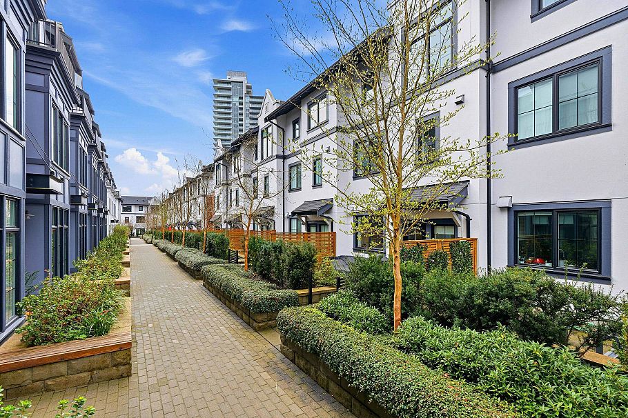 119 2070 Curling Road North Vancouver, BC - 12