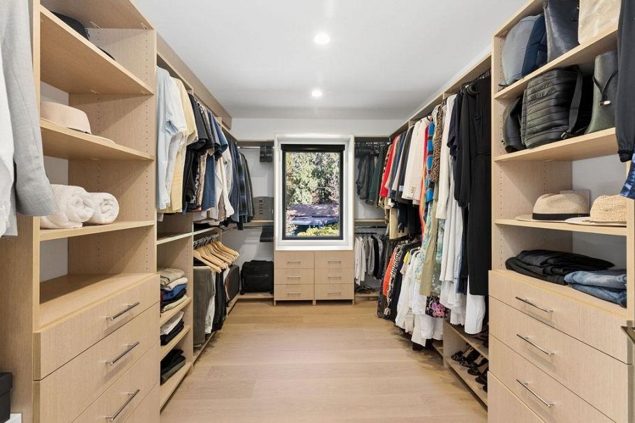 1200 Bedford Court North Vancouver, BC - 27