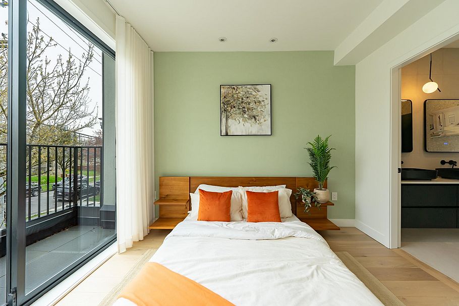 858 W 64th Avenue Vancouver, BC - 32