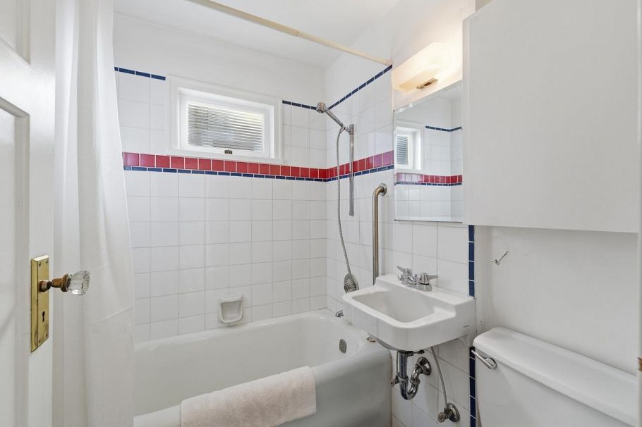 3760 W 29th Avenue Vancouver, BC - 17