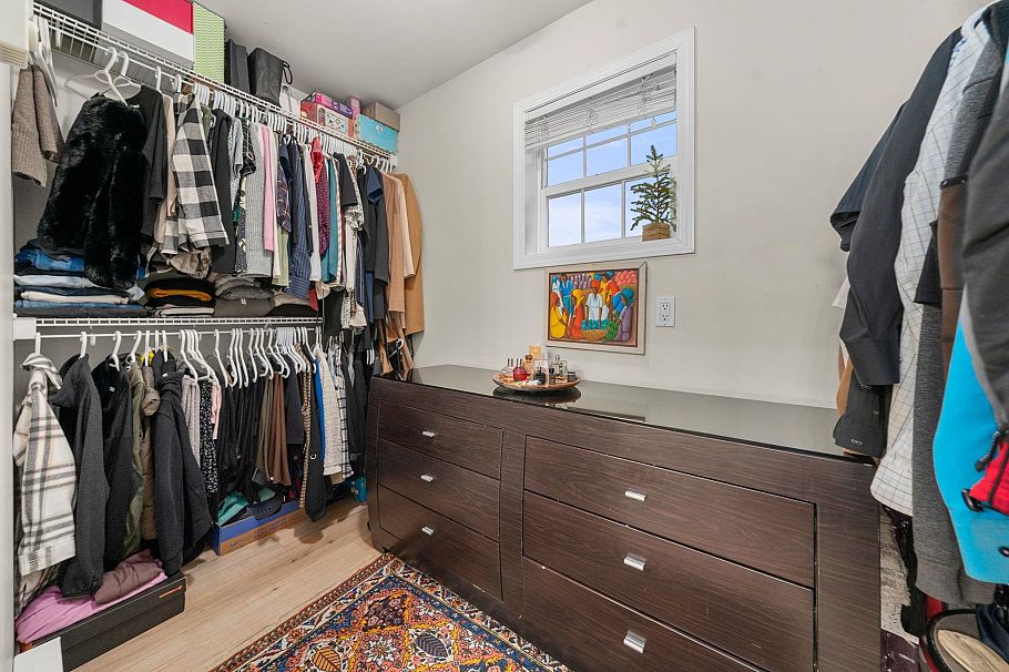 1263 W 16th Street North Vancouver, BC - 35