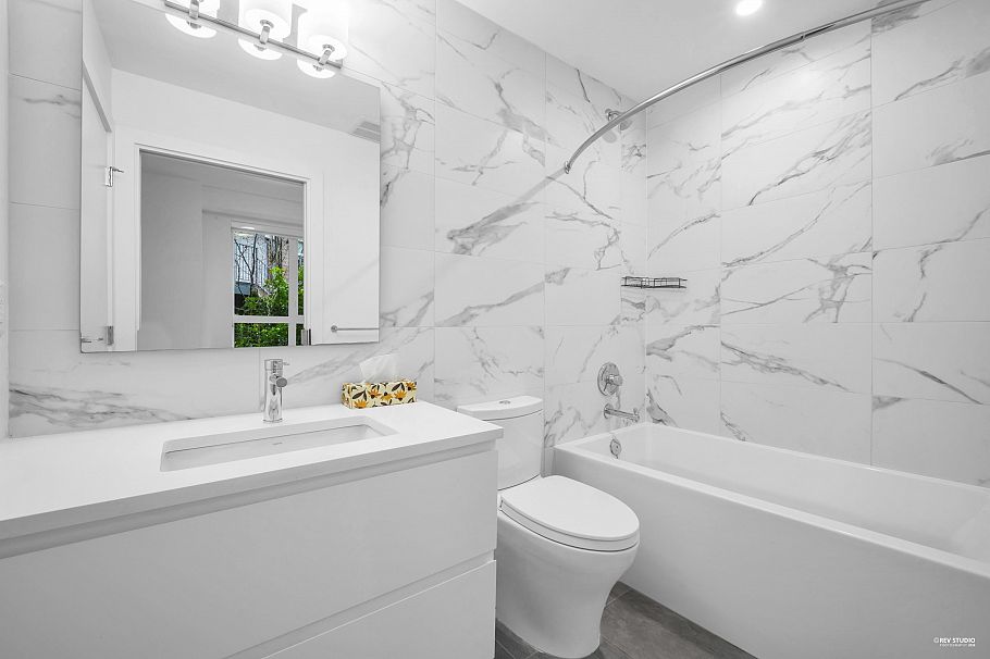 128 2060 Curling Road North Vancouver, BC - 20