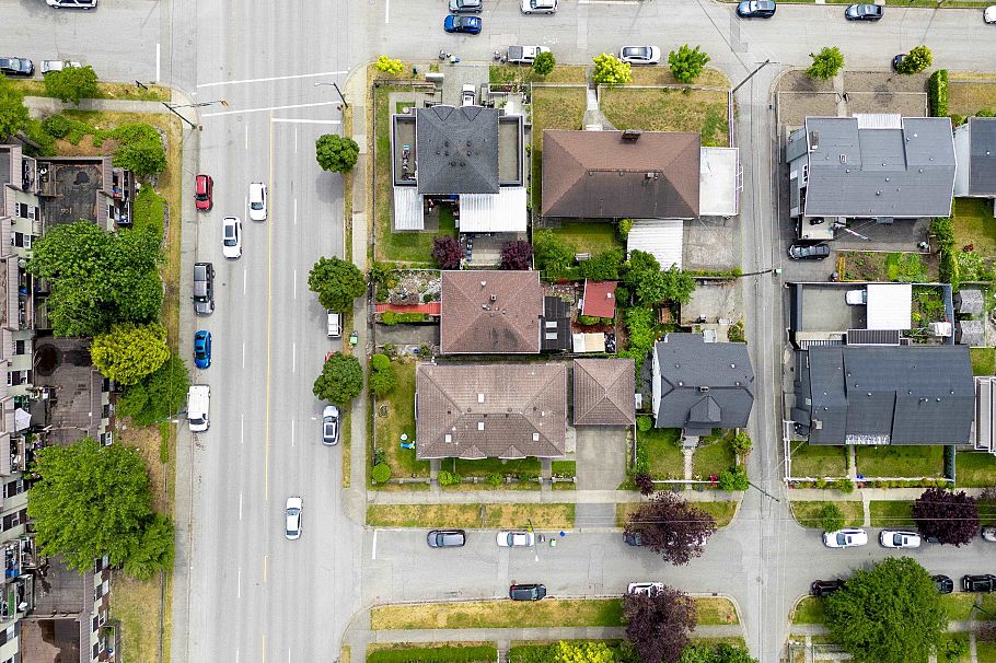 7429 Fraser Street Vancouver, BC - 20