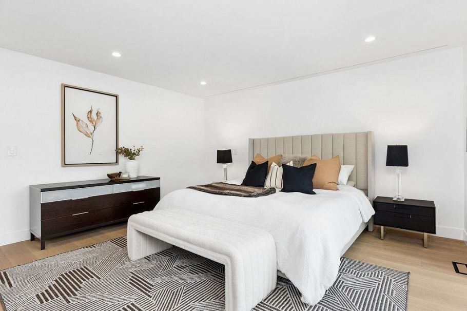 1200 Bedford Court North Vancouver, BC - 24