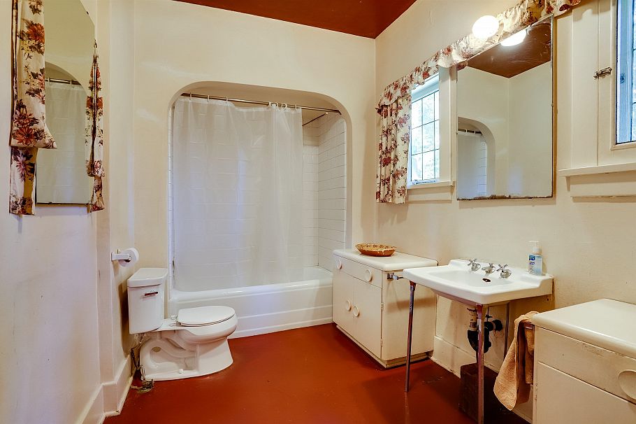 1825 Drummond Drive Vancouver, BC - 4