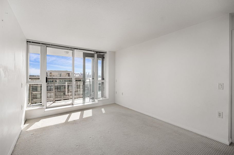 1404 188 E Esplanade North Vancouver, BC - 18