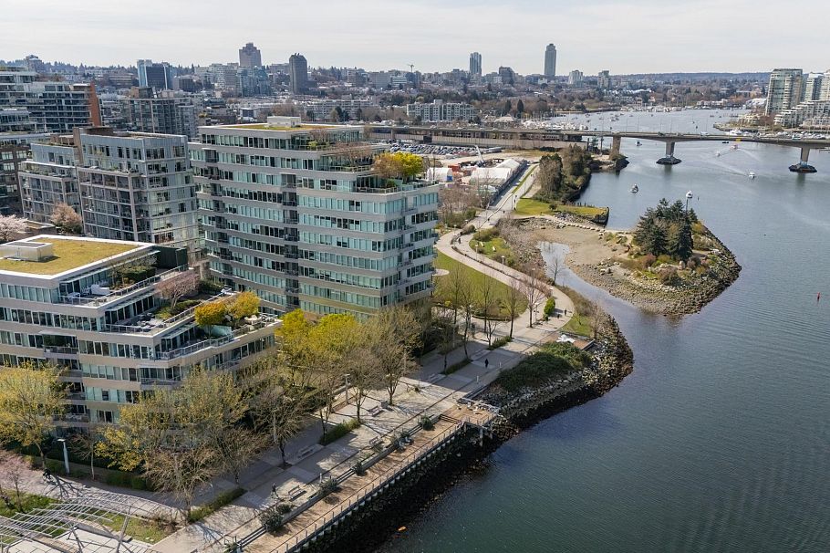 603 181 Athletes Way Vancouver, BC - 29