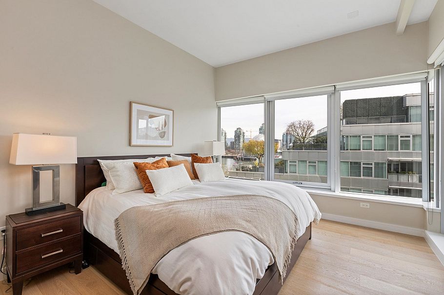 603 181 Athletes Way Vancouver, BC - 12