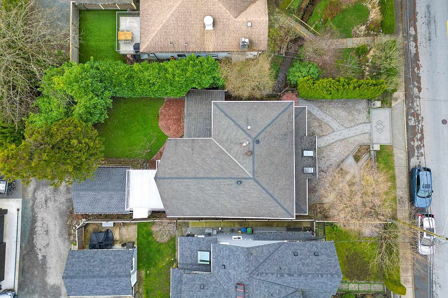 1355 Frederick Road North Vancouver, BC - 33