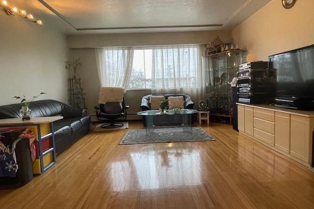 6341 Beatrice Street Vancouver, BC - 2