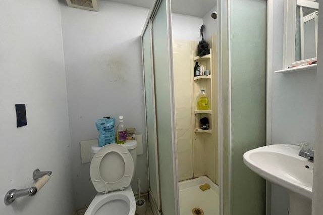 6341 Beatrice Street Vancouver, BC - 16