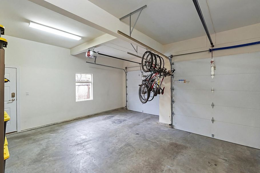 2752 Newmarket Drive North Vancouver, BC - 37