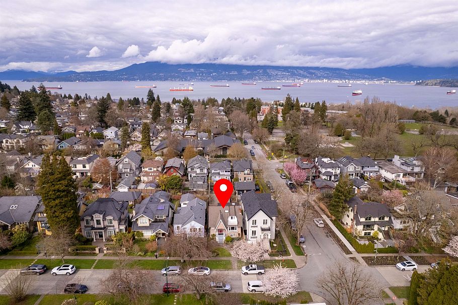 4405 W 9th Avenue Vancouver, BC - 23