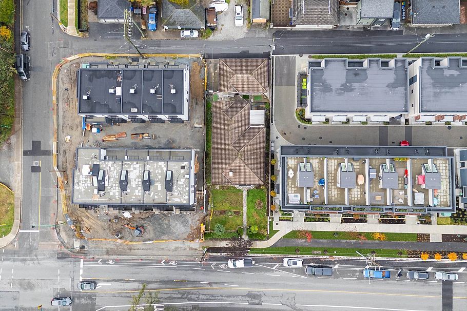 612 E 3rd Street North Vancouver, BC - 2