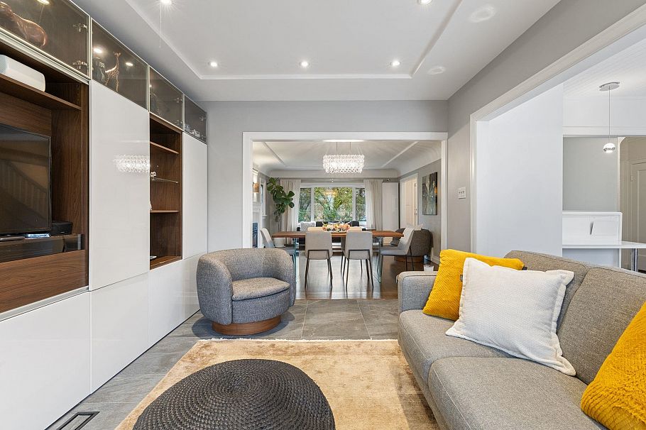 2907 W 30th Avenue Vancouver, BC - 9