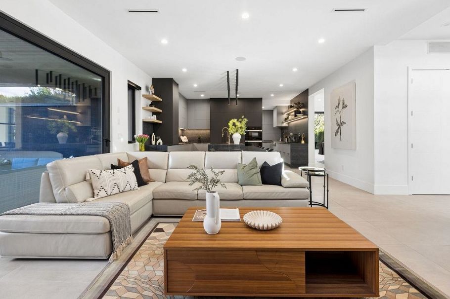 1200 Bedford Court North Vancouver, BC - 14