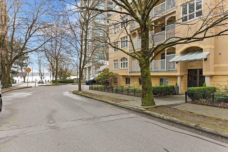 203 1125 Gilford Street Vancouver, BC - 22