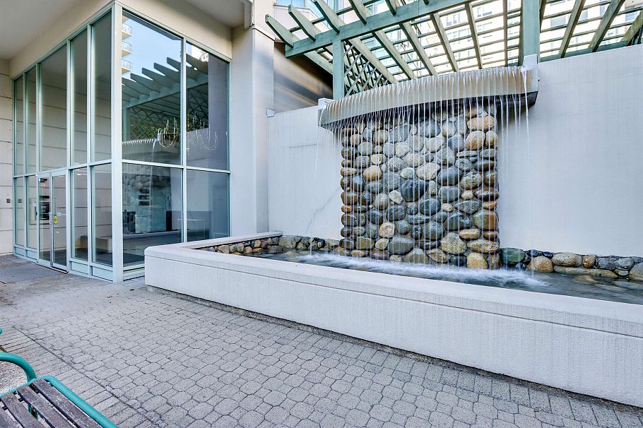 1203 140 E 14th Street North Vancouver, BC - 3