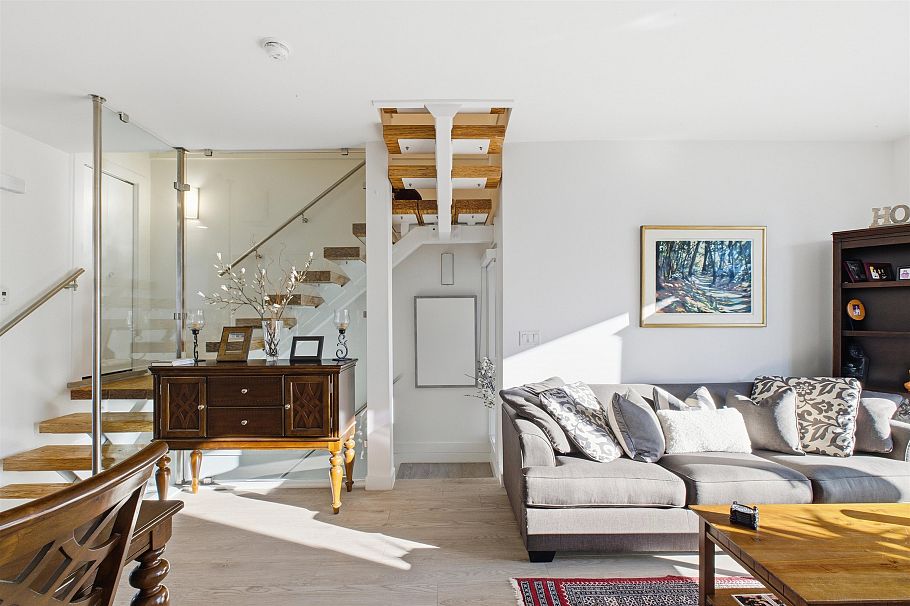 33 720 E 3rd Street North Vancouver, BC - 6