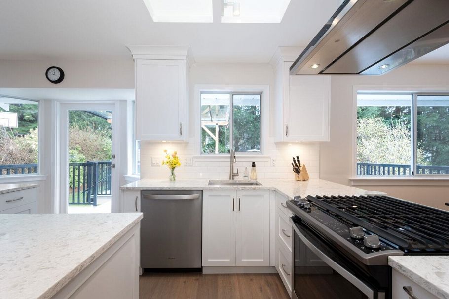 1716 Cascade Court North Vancouver, BC - 4